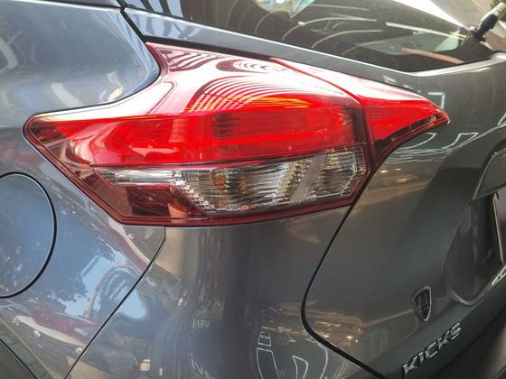 NISSAN KICKS 2017