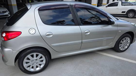 PEUGEOT 207 2012