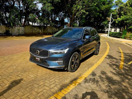 VOLVO XC60 2022