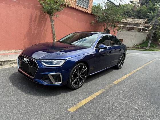 AUDI A4 2021