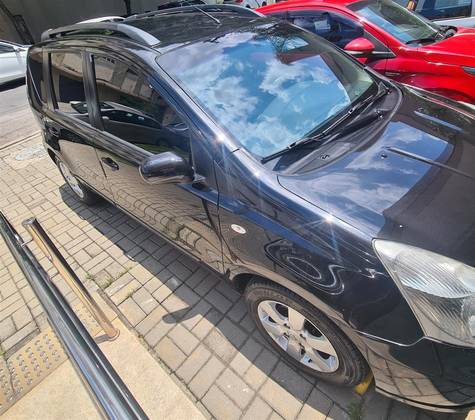 NISSAN LIVINA 2012