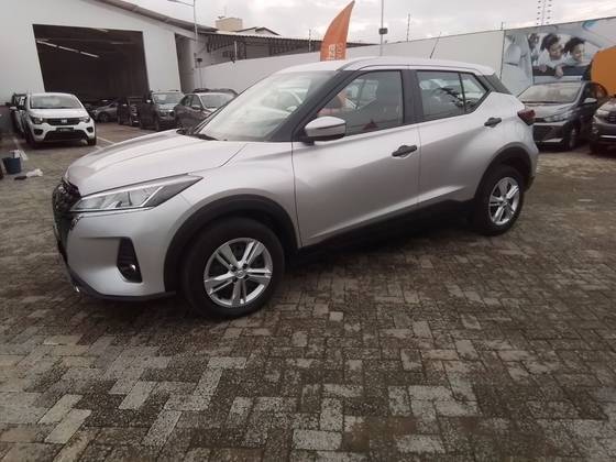 NISSAN KICKS 2024