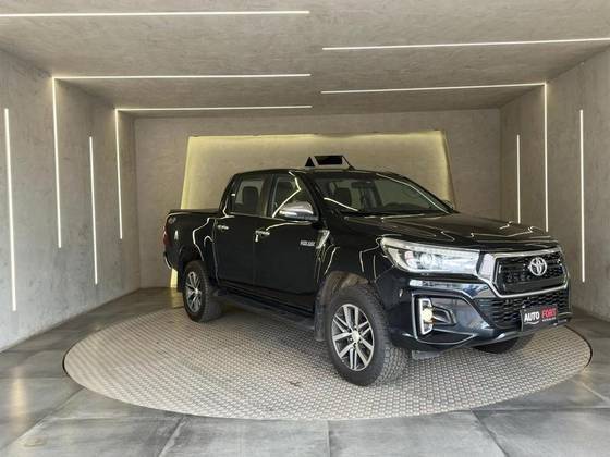 TOYOTA HILUX 2016