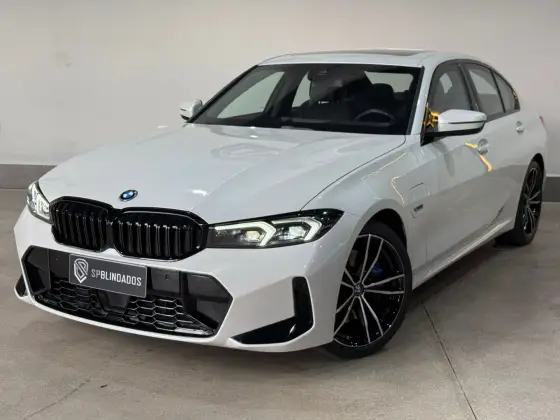 BMW 330e 2023
