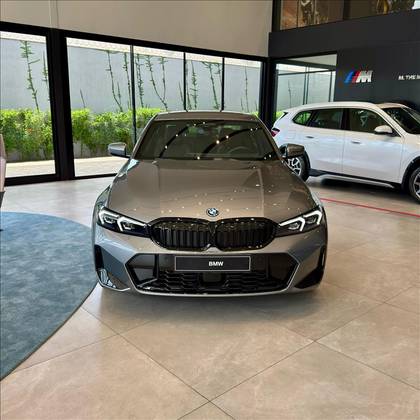 BMW 330e 2025