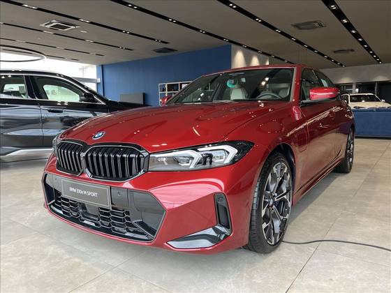 BMW 330e 2025