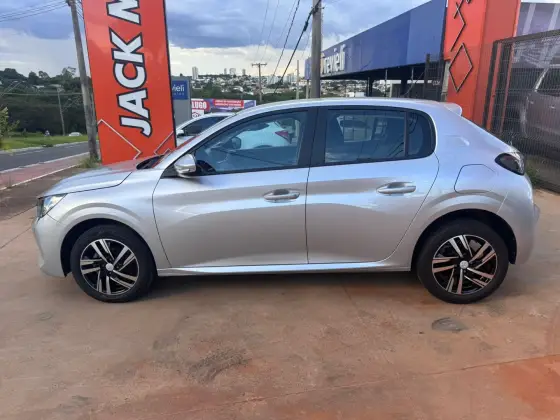 PEUGEOT 208 2022