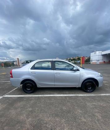 TOYOTA ETIOS 2015