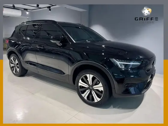 VOLVO XC40 2024