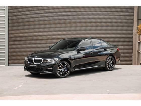 BMW 330e 2022