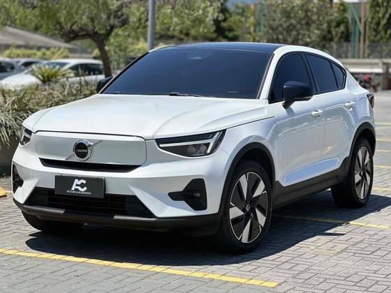 VOLVO C40 2024