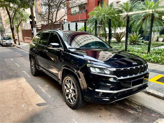 JEEP COMMANDER 2024