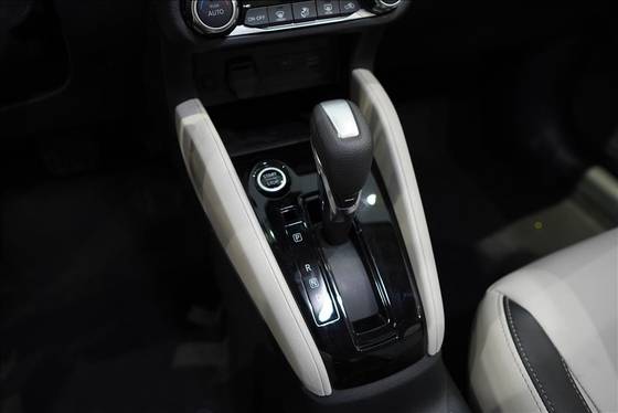 NISSAN VERSA 2025