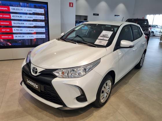 TOYOTA YARIS 2025