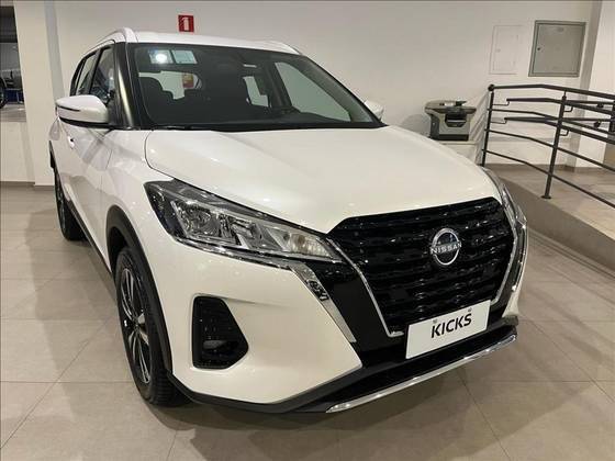 NISSAN KICKS 2024