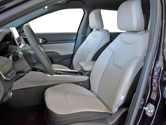 JEEP COMMANDER 2023