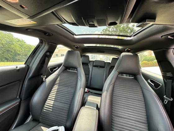 MERCEDES-BENZ GLA 250 2015