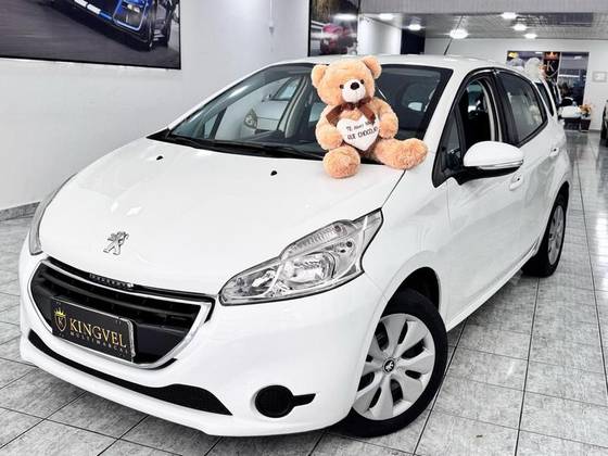 PEUGEOT 208 2015