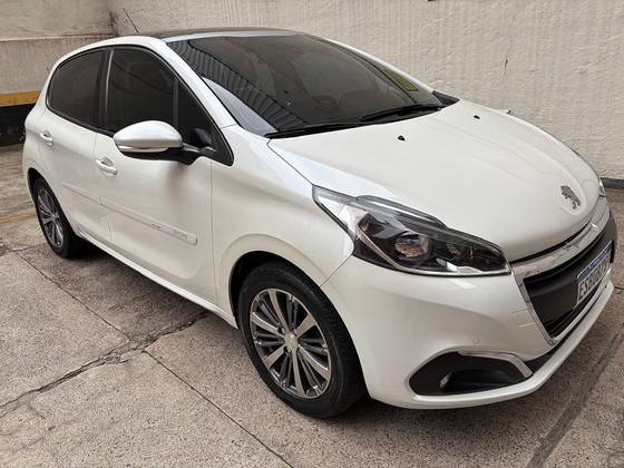 PEUGEOT 208 2019