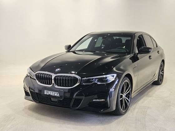BMW 330e 2022