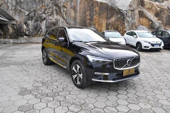 VOLVO XC60 2023