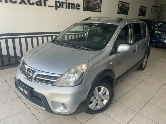 NISSAN LIVINA 2013