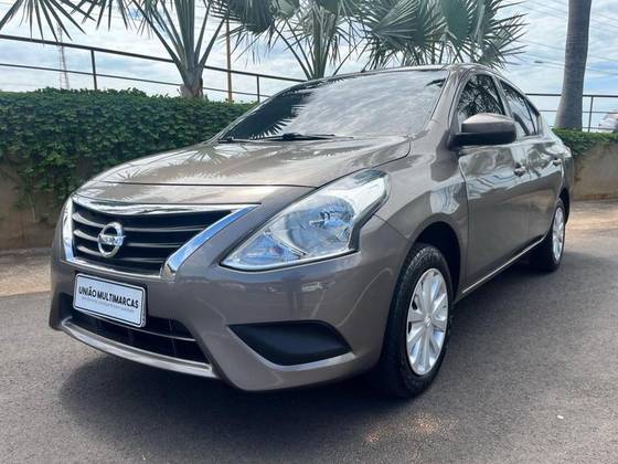 NISSAN VERSA 2020