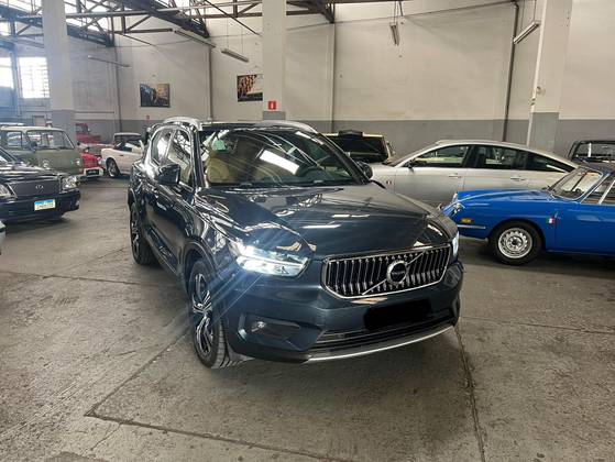 VOLVO XC40 2021