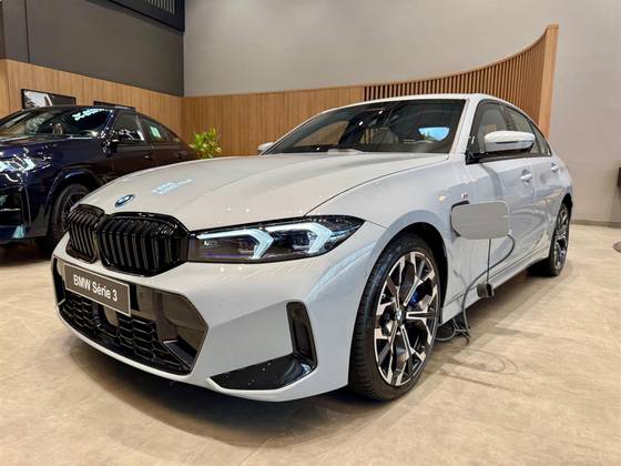 BMW 330e 2025