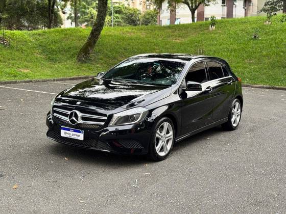 MERCEDES-BENZ A 200 2015