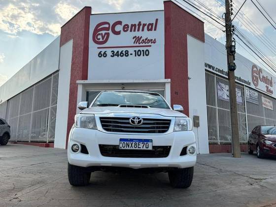 TOYOTA HILUX SW4 2013