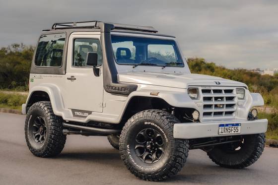 TROLLER T4 2001