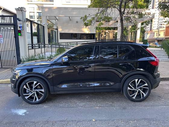 VOLVO XC40 2021