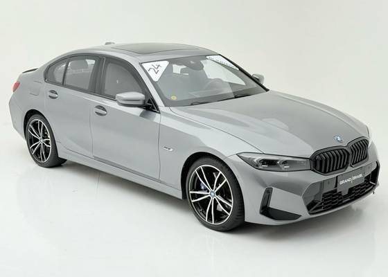 BMW 330e 2024