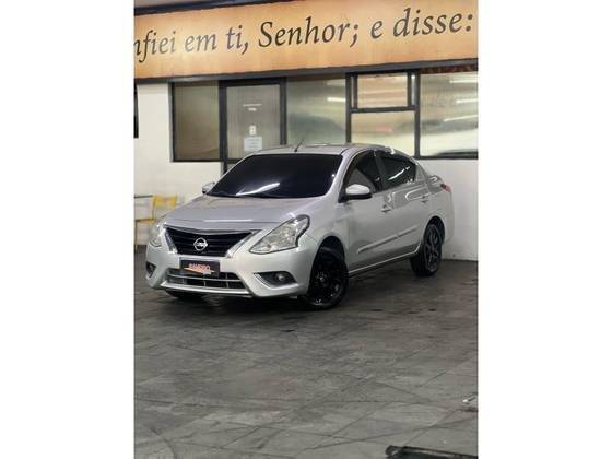 NISSAN VERSA 2017
