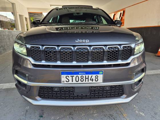 JEEP COMMANDER 2024
