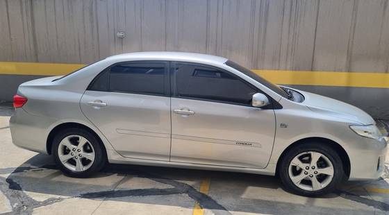 TOYOTA COROLLA 2012