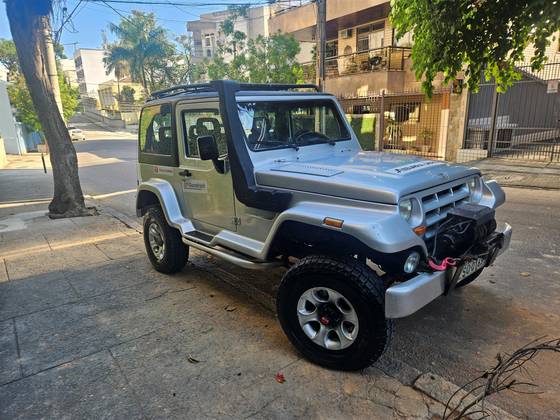 TROLLER T4 2004