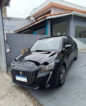 PEUGEOT 208 2021