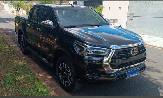 TOYOTA HILUX 2024