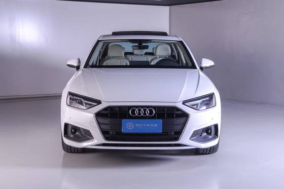 AUDI A4 2021