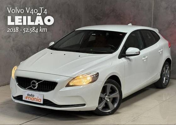 VOLVO V40 2018