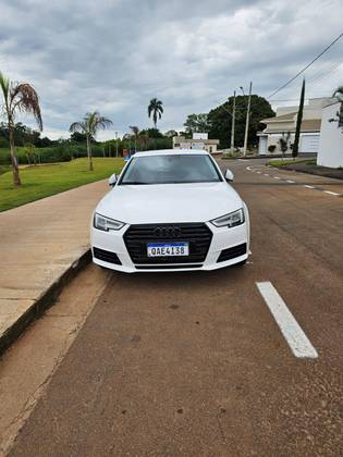 AUDI A4 2017