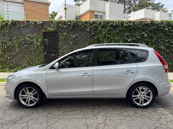 HYUNDAI I30 2011