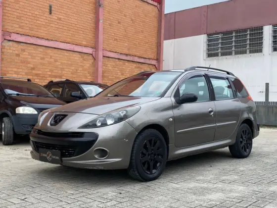 PEUGEOT 207 2010