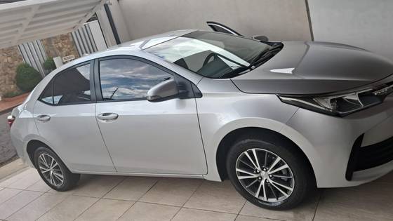 TOYOTA COROLLA 2018