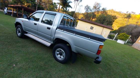 TOYOTA HILUX 2005