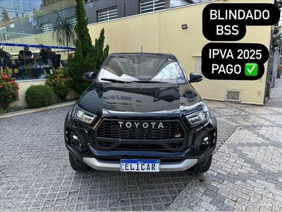 TOYOTA HILUX 2023