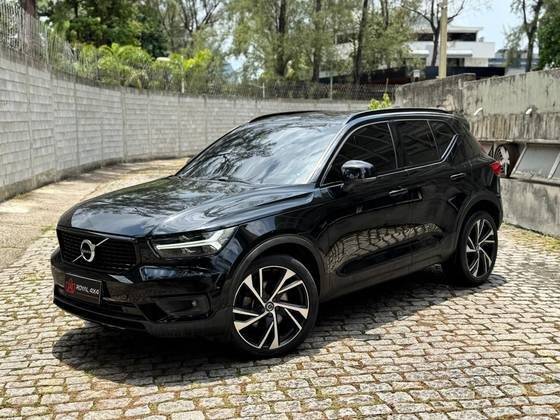 VOLVO XC40 2019