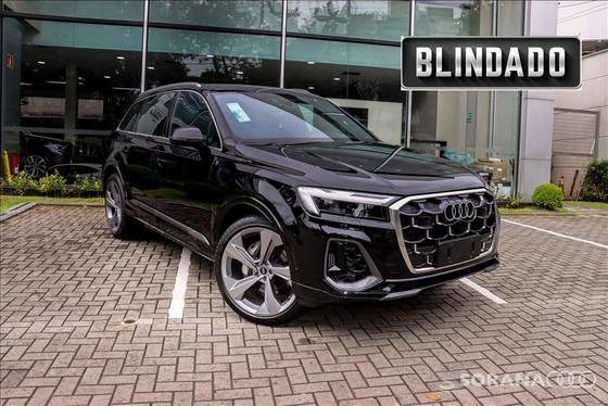 AUDI Q7 2025